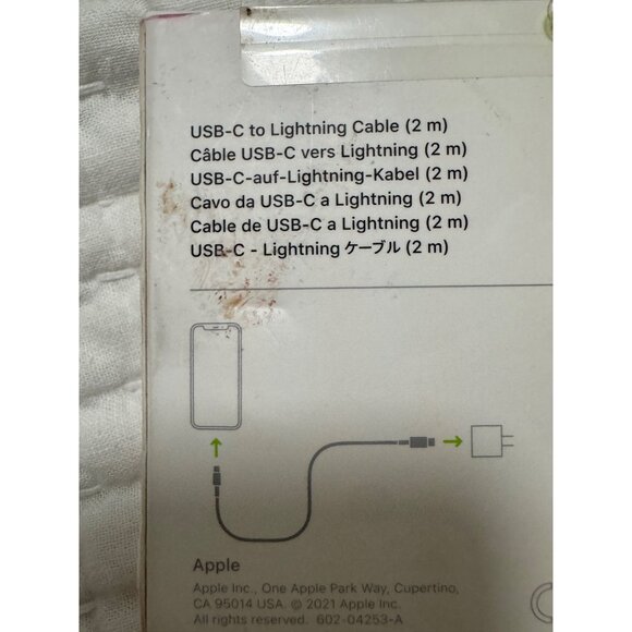 Apple USB-C to Lightning Cable 2m White NWB - Picture 6 of 13